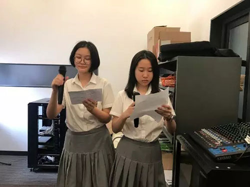 黑利伯瑞“畢業(yè)季送祝?！敝黝}升旗儀式溫馨舉行！